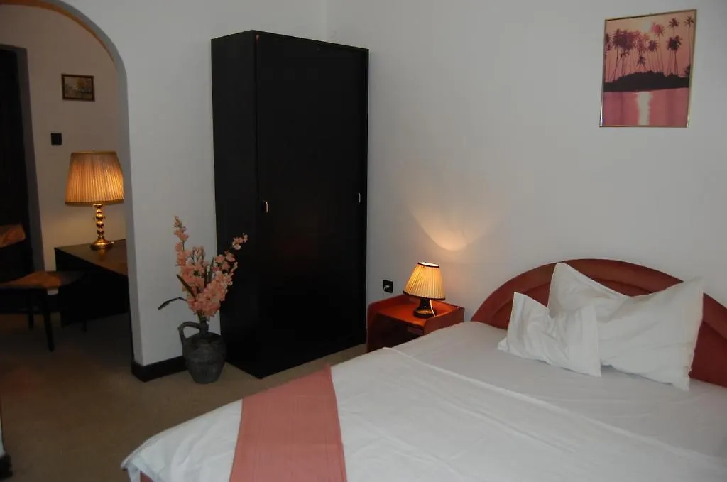 Cziraky Panzio Bed & Breakfast Budapesta Ungaria
